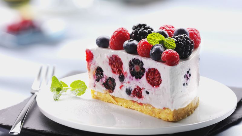 dessert, cake, raspberries, sweet, fruit, blueberry, black currant, food, cream, 4k