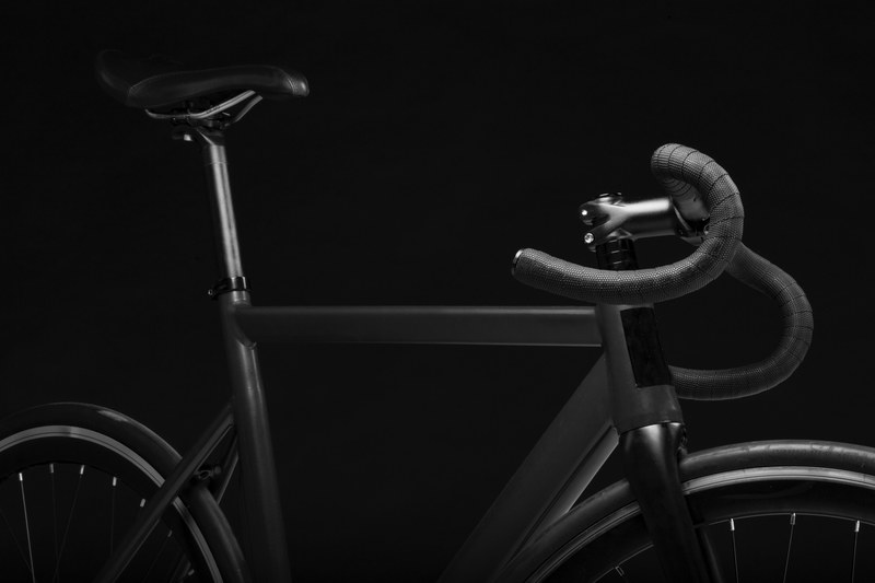 black and white shot of racing bike from side, monochrome racing bike 4k