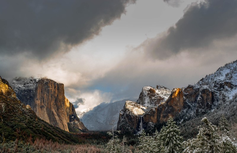 golden hour at might yosemite national park 4k