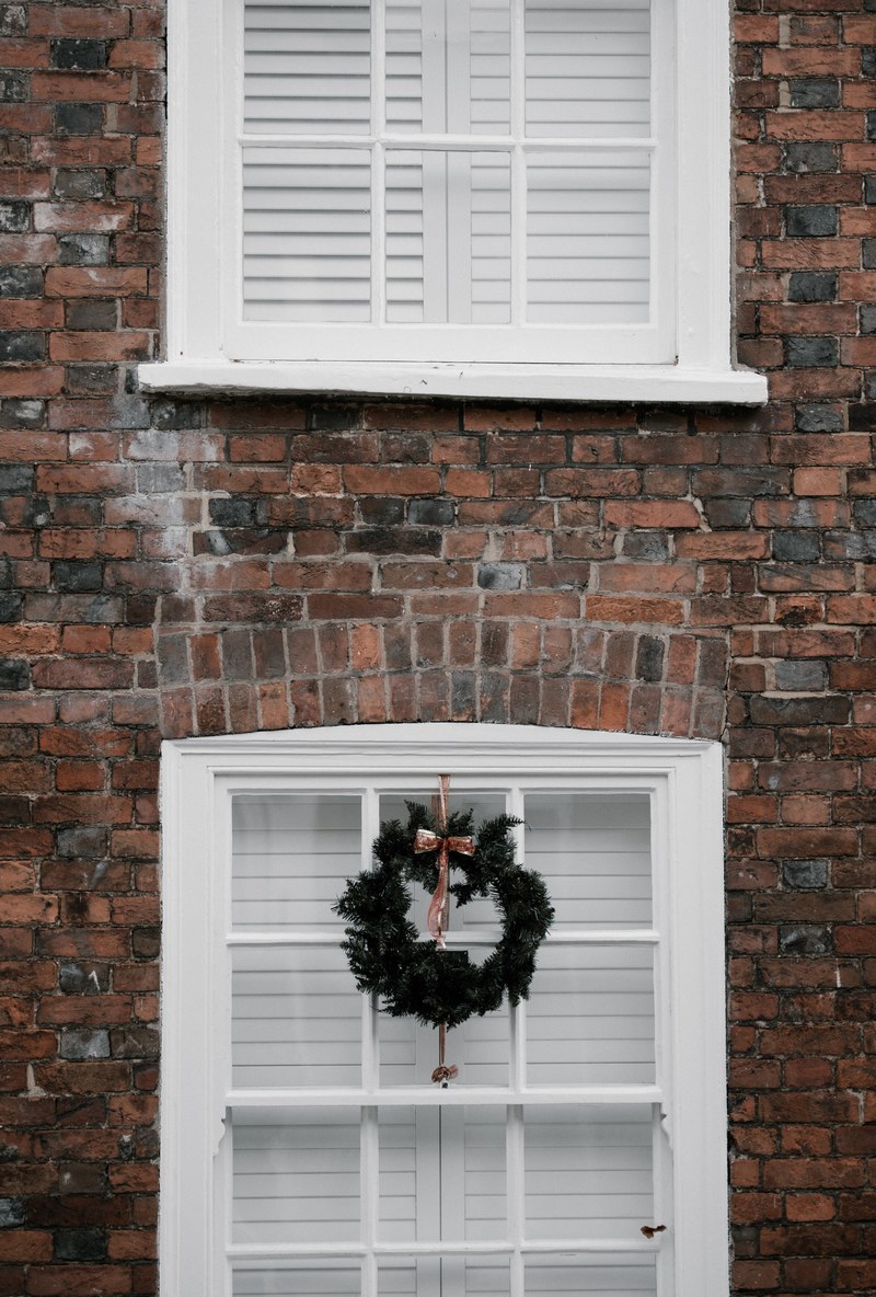 christmas wreath in window 4k