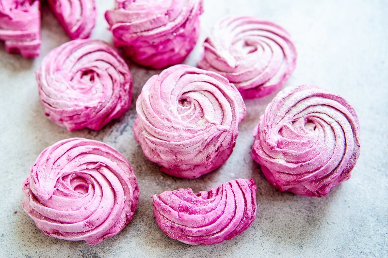 food pink meringue and marshmallow 4k