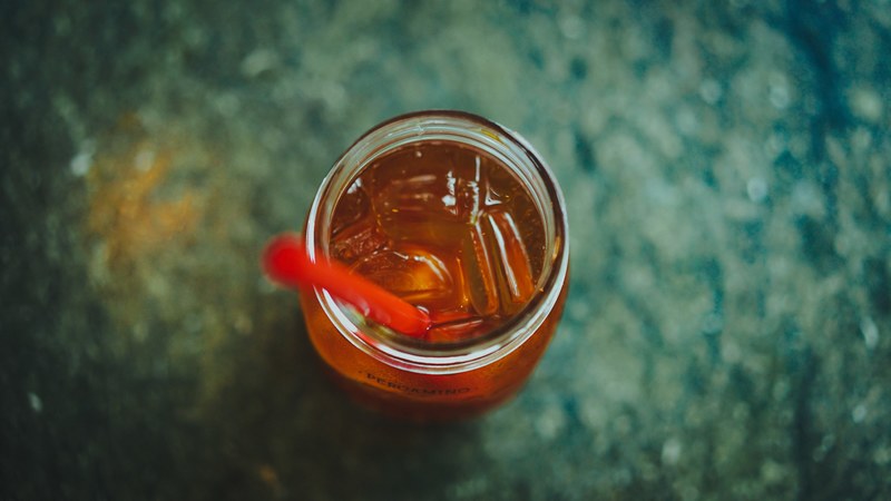 drink mason jar straw and alcohol 4k