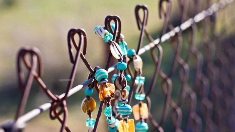 fence, jewelry, macro, bracelet, beads, background, nature, moods, accessory, net, 4k