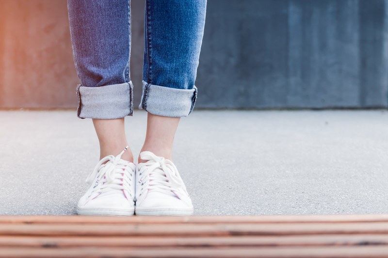 leg shoe fashion and jeans 4k