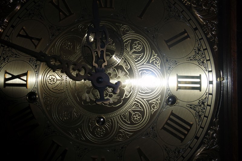 close up of the dial of an antique clock, antique clock dial 4k