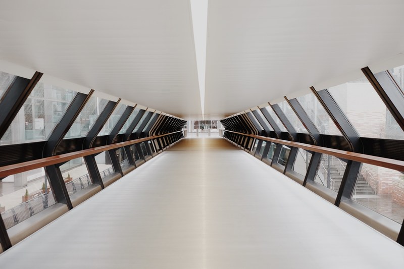 a skywalk hallway at the crossrail place roof garden, crossrail place roof garden bridge 4k