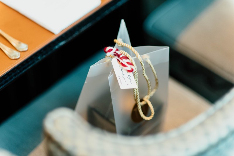 bag gift gift bag and label 4k