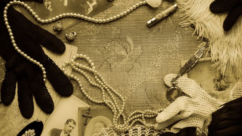 table, retro, accessories, beads, 4k