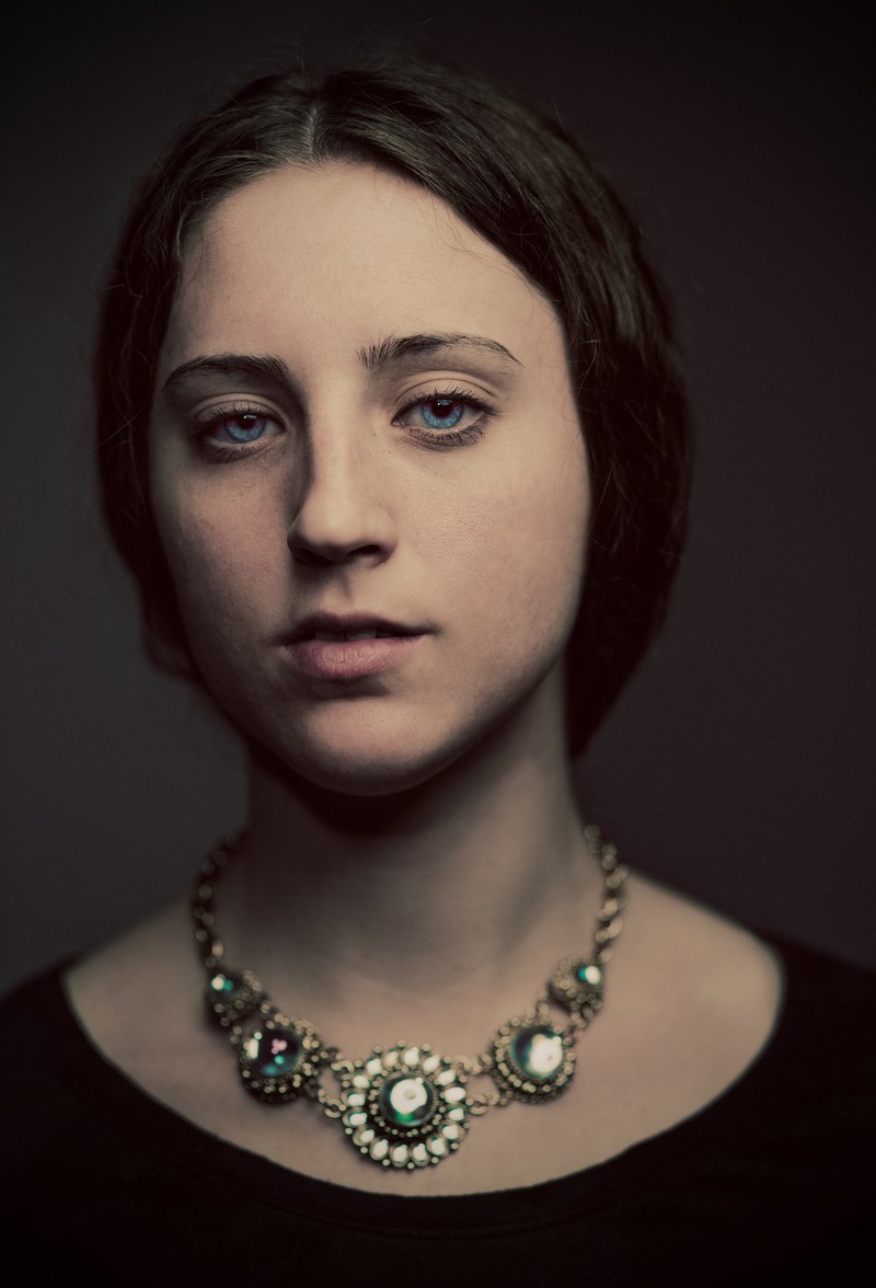 portrait of a woman in a vintage jeweled necklace, painting 4k