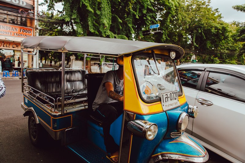 tuk tuk vehicle trasnport and street 4k