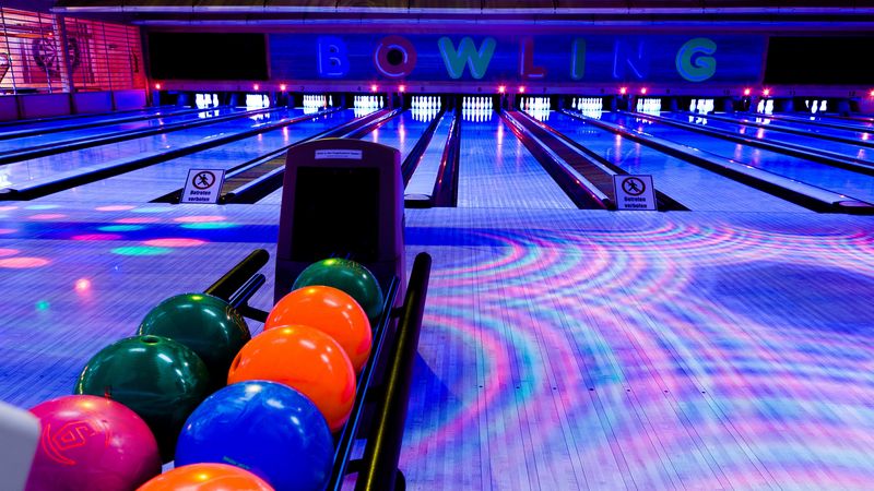 club, bowling, balls, 4k