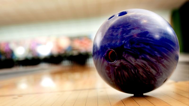 bowling, ball, blurred background, 4k