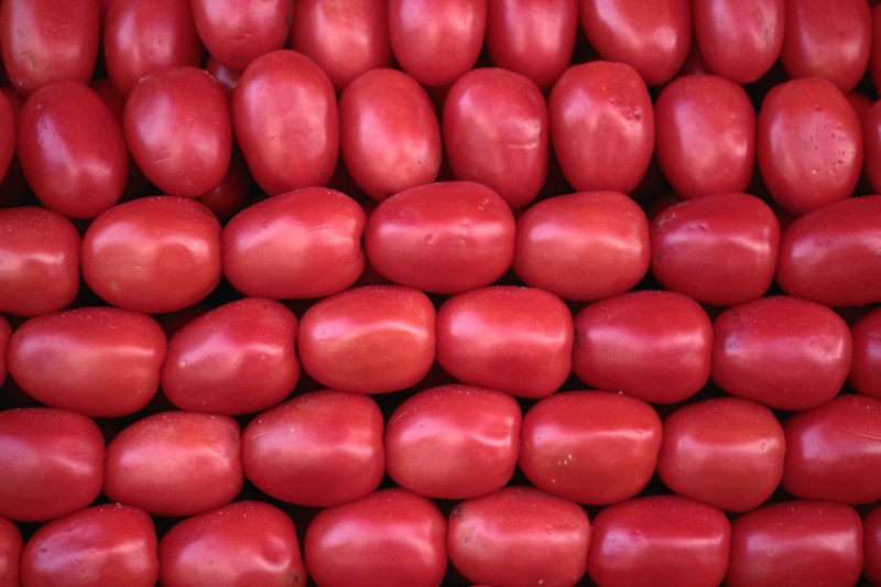 tomato red stall and cherry tomato 4k