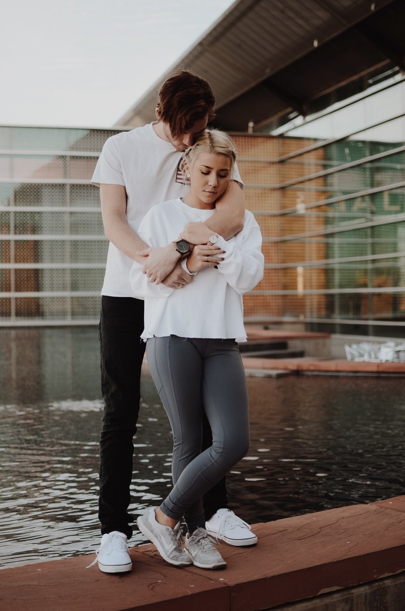 just hold me 4k