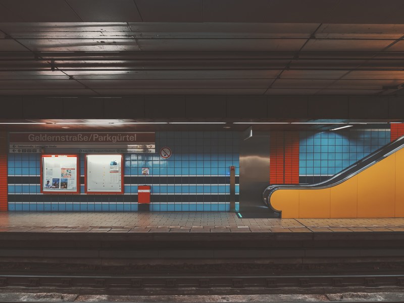 an empty subway platform in cologne, empty subway platform 4k