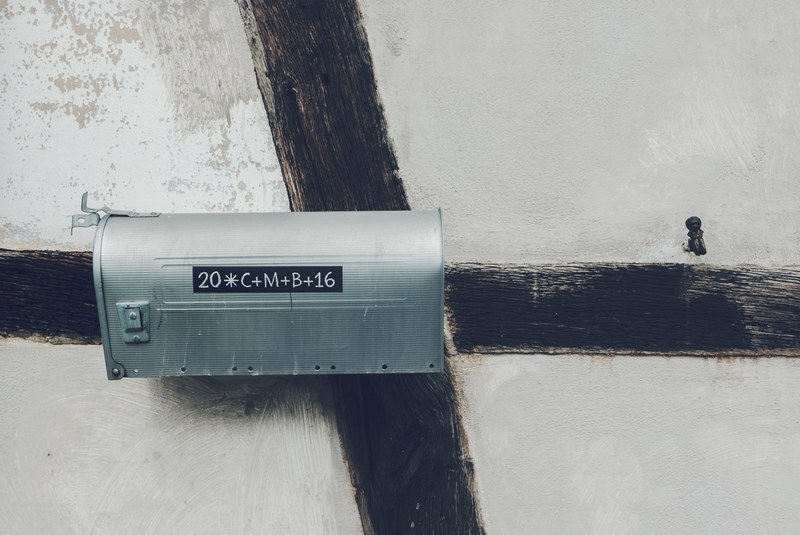 mailbox mail post and wall 4k