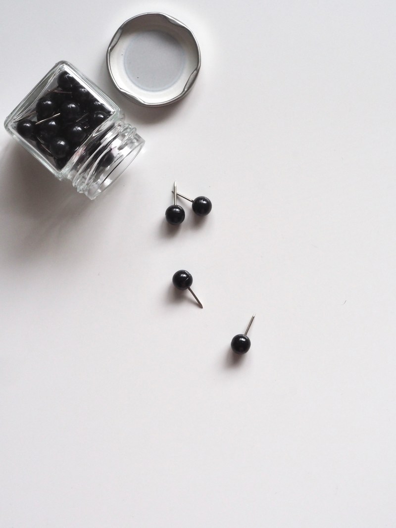 push pins black pins and stationery hd, 4k