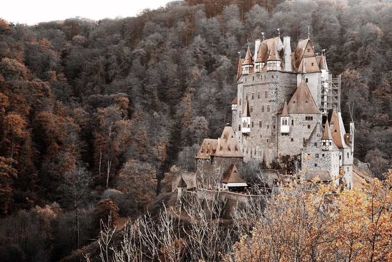 eltz castle 4k