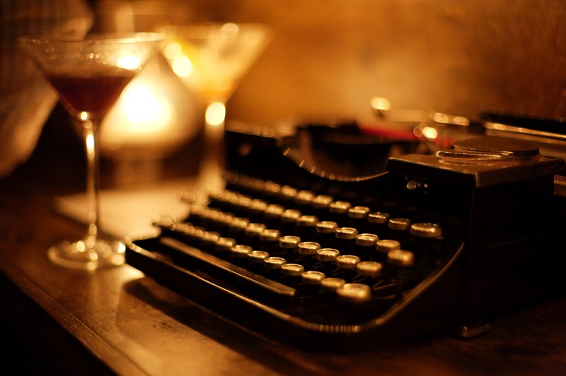 low light san francisco bar and writing 4k