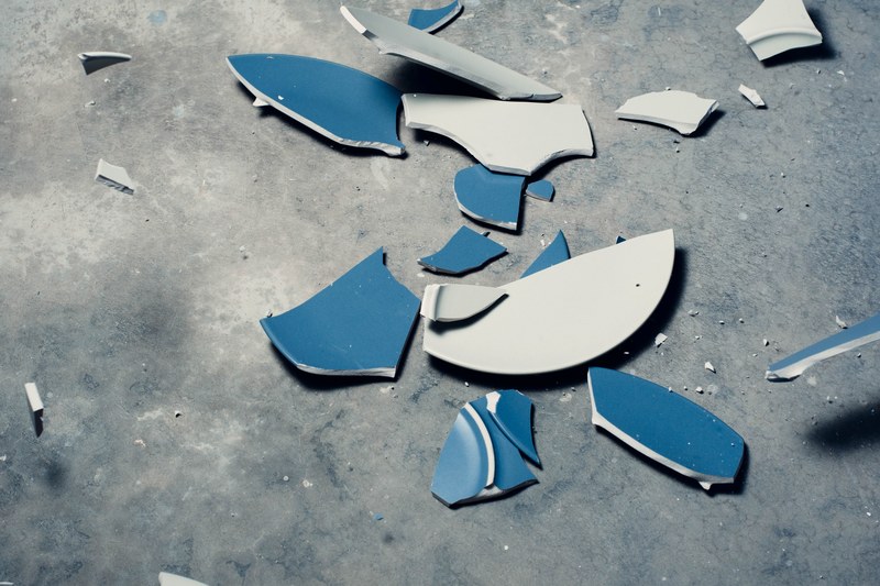 broken plate crockery and smashed 4k