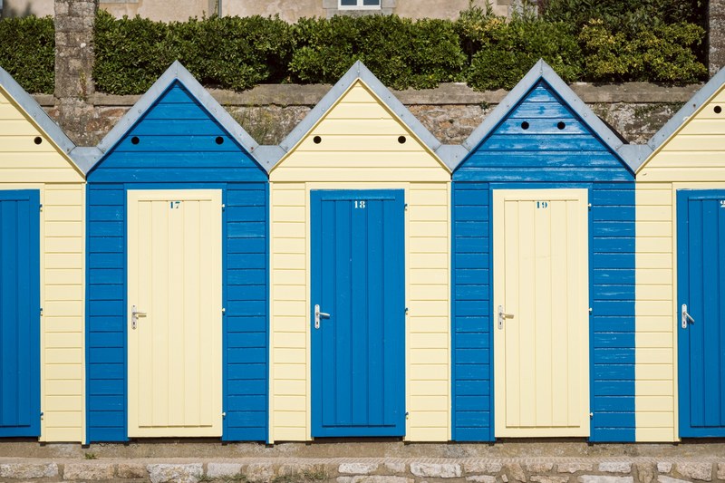 stalls changing cabin changing room and door 4k