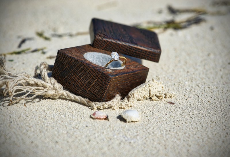box wooden ring and engagement 4k
