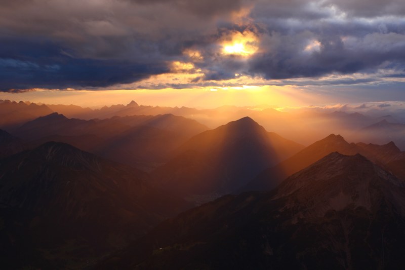 zugspitze bavaria abendstimmung clouds rays 4k