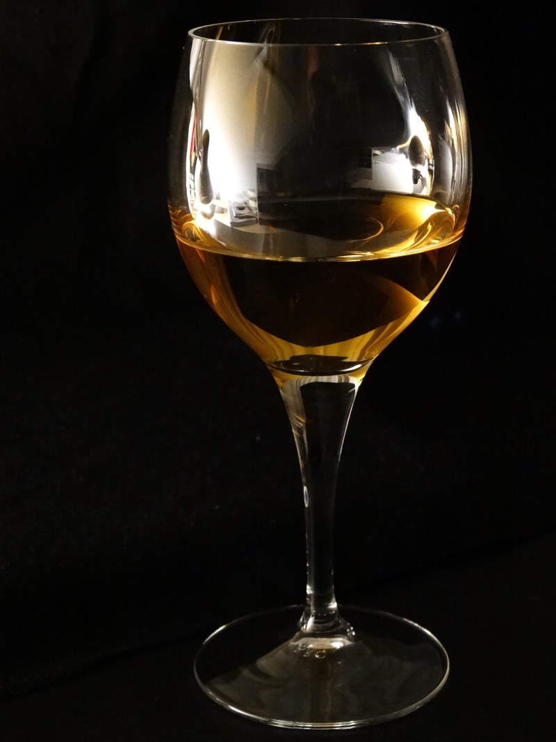 wine wine glass benefit from drink glass clear 4k