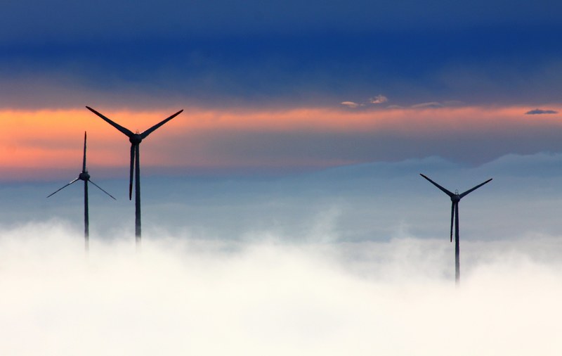 windräder wind power fichtelberg wind park fog 4k
