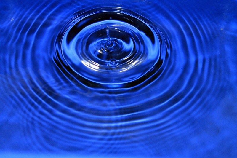 waves circles drop of water wave wet circle 4k