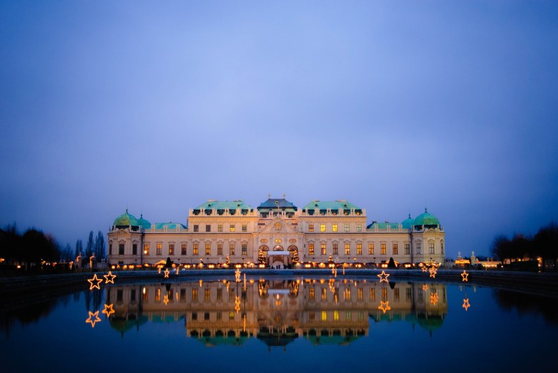 vienna night austria belvedere castle mirroring 4k