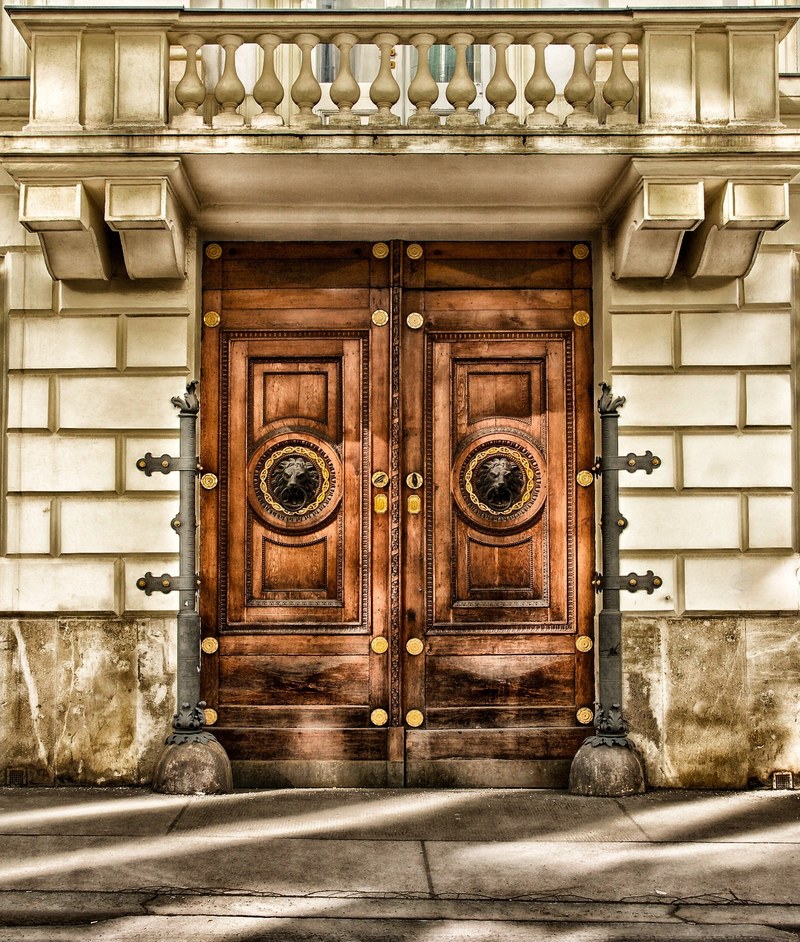 vienna austria building door architecture wood 4k