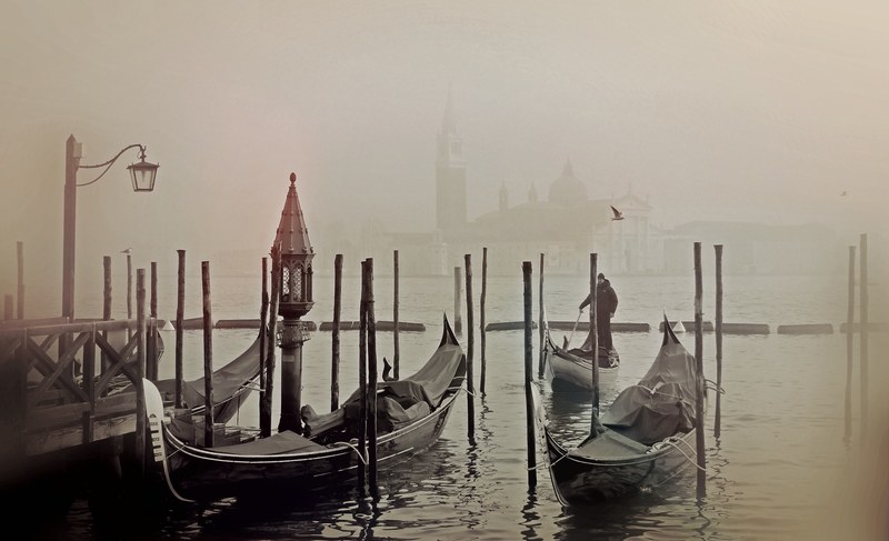 venice italy gondola lagoon romantic wassertrasse 4k