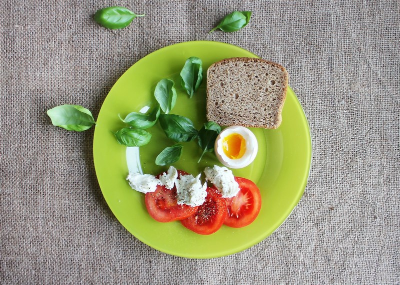 tomatoes eggs dish the green plate natural 4k