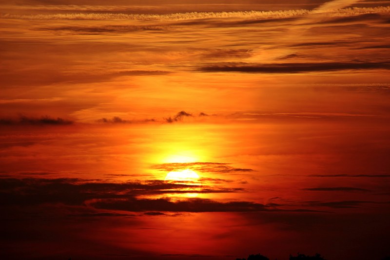 sunset sun clouds dark clouds abendstimmung sky 4k