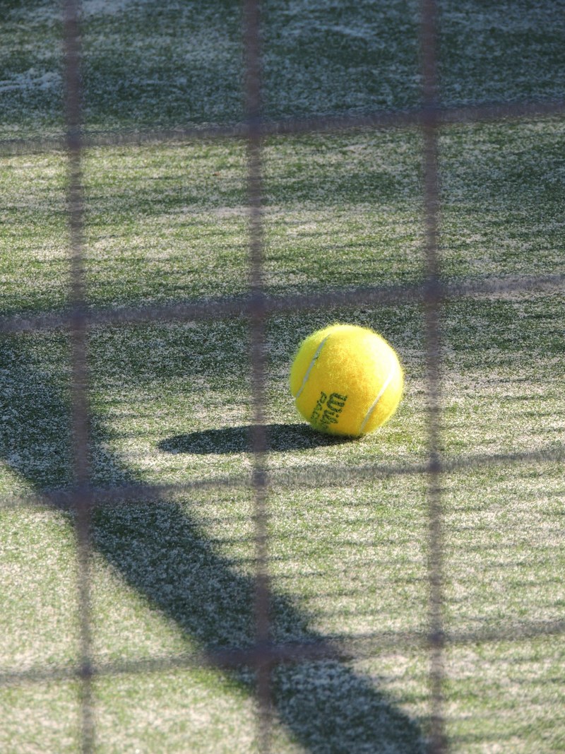 tennis sport paddle ball track approach 4k