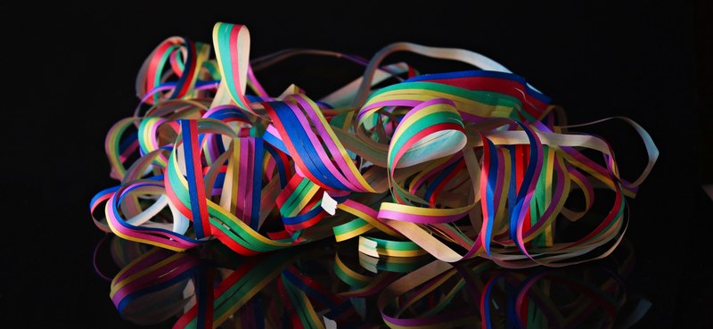 streamer carnival party colorful fun deco 4k