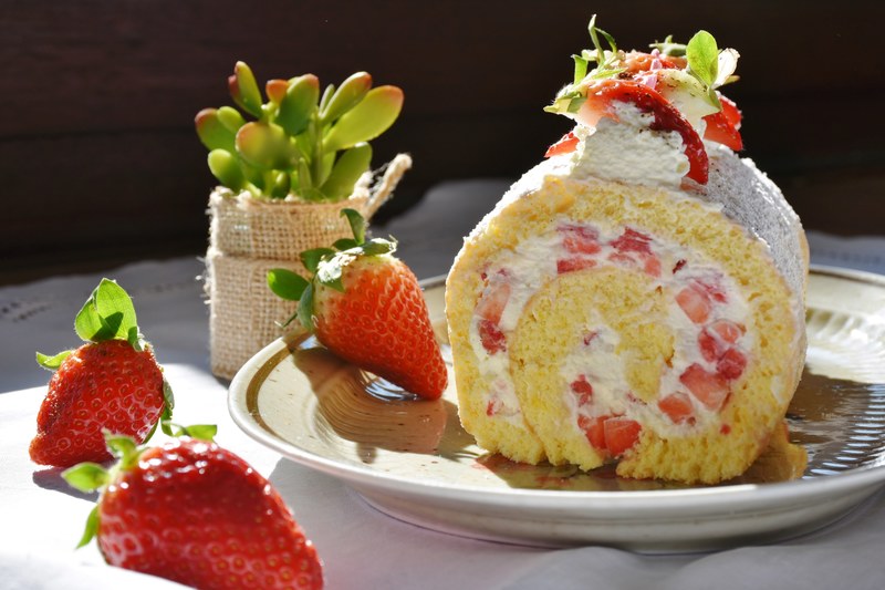 strawberry roll strawberry strawberry cake bisquit 4k