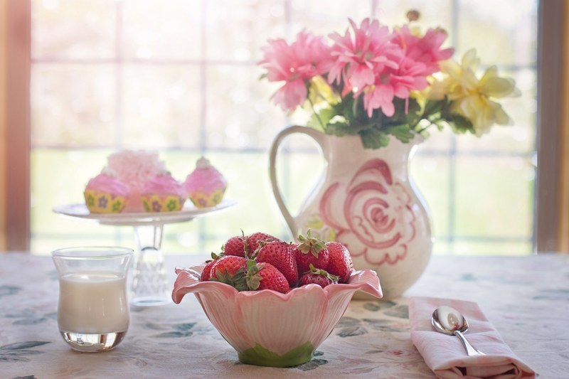 strawberries in bowl summer fruit breakfast cream 4k