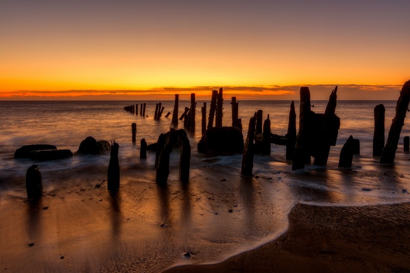 spurn point groynes waves wooden sea defences 4k