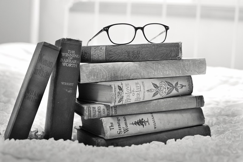 stack of books vintage books book books old 4k