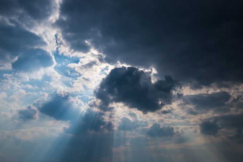 sky clouds sun rays weather blue dark 4k