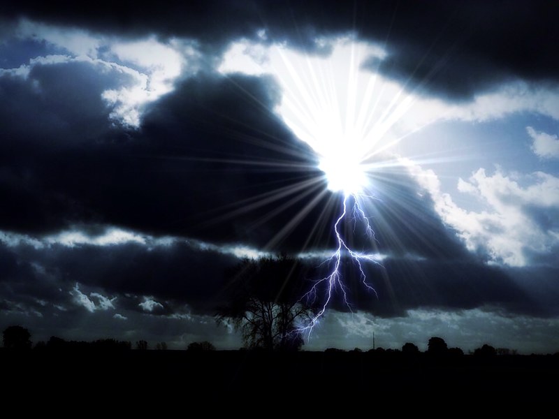 sky thunderstorm landscape flash sun forward tree 4k
