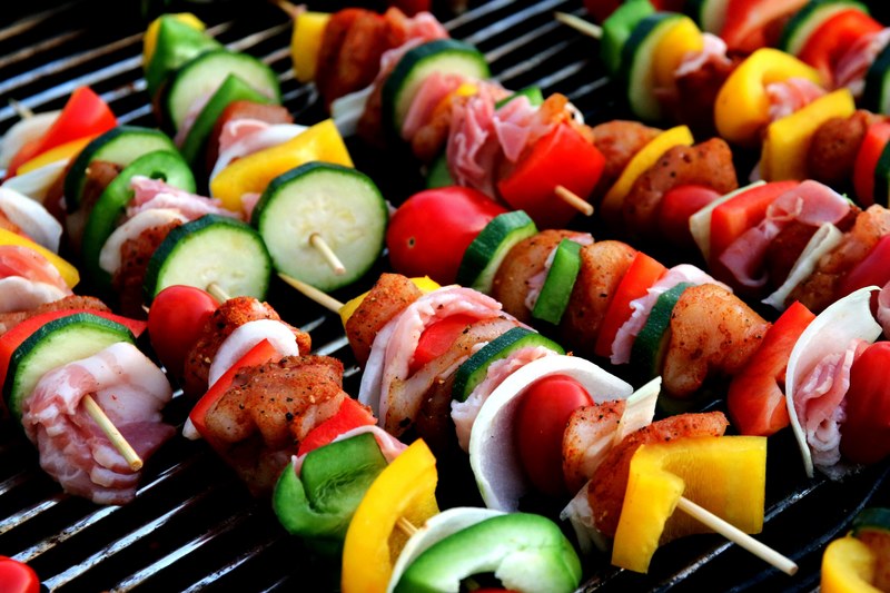 shish kebab meat skewer vegetable skewer 4k