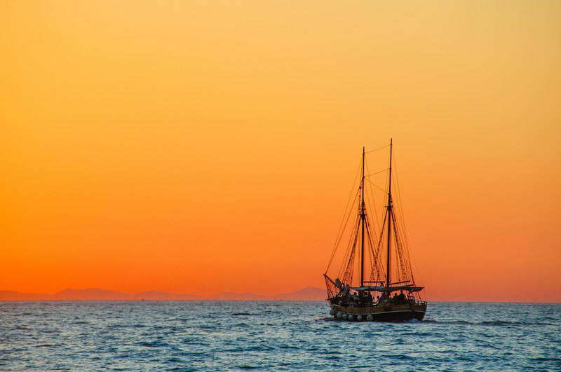 sea sailing vessel boot ship zweimaster calm rest 4k