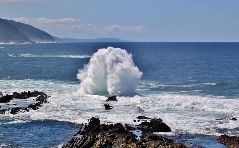 sea wave beach water ocean maritime coast spray 4k