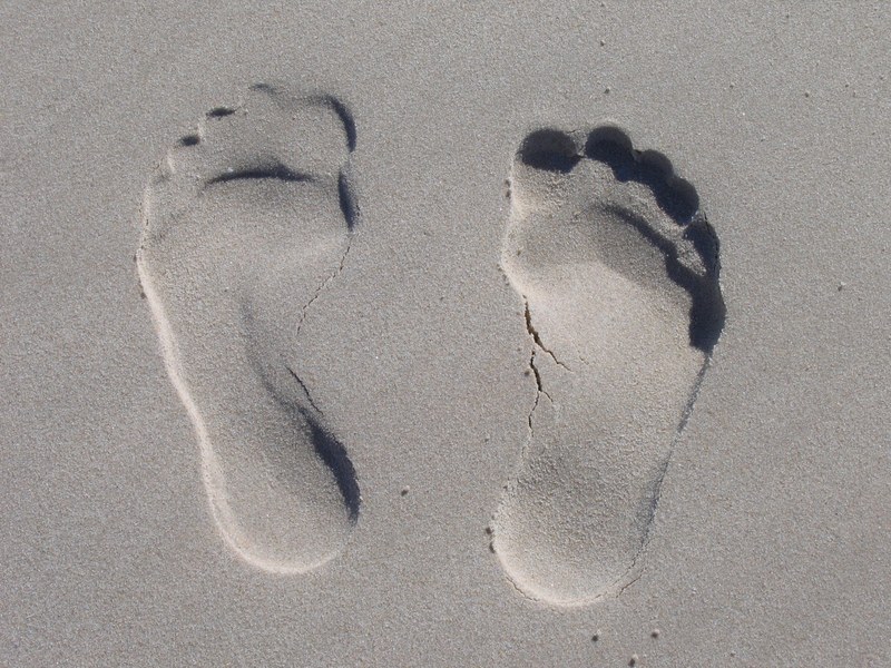 sand reprint feet sole ten impression beach 4k