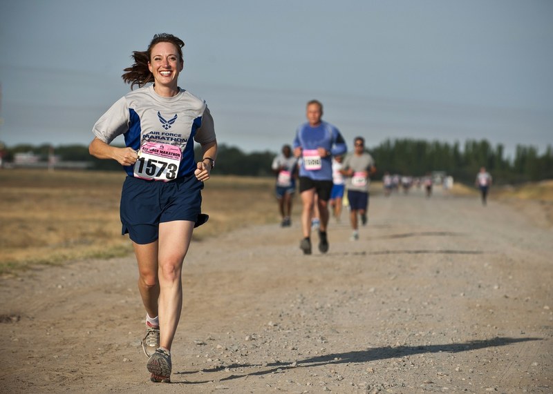 runner race competition female athlete marathon 4k