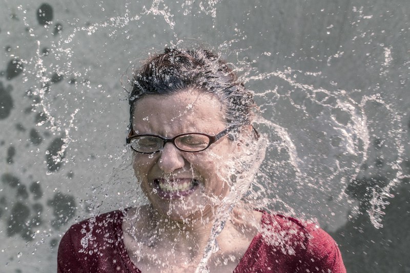 refreshment splash water woman spectacles glasses 4k
