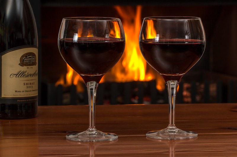 red wine glasses log fire red wine alcohol drink 4k